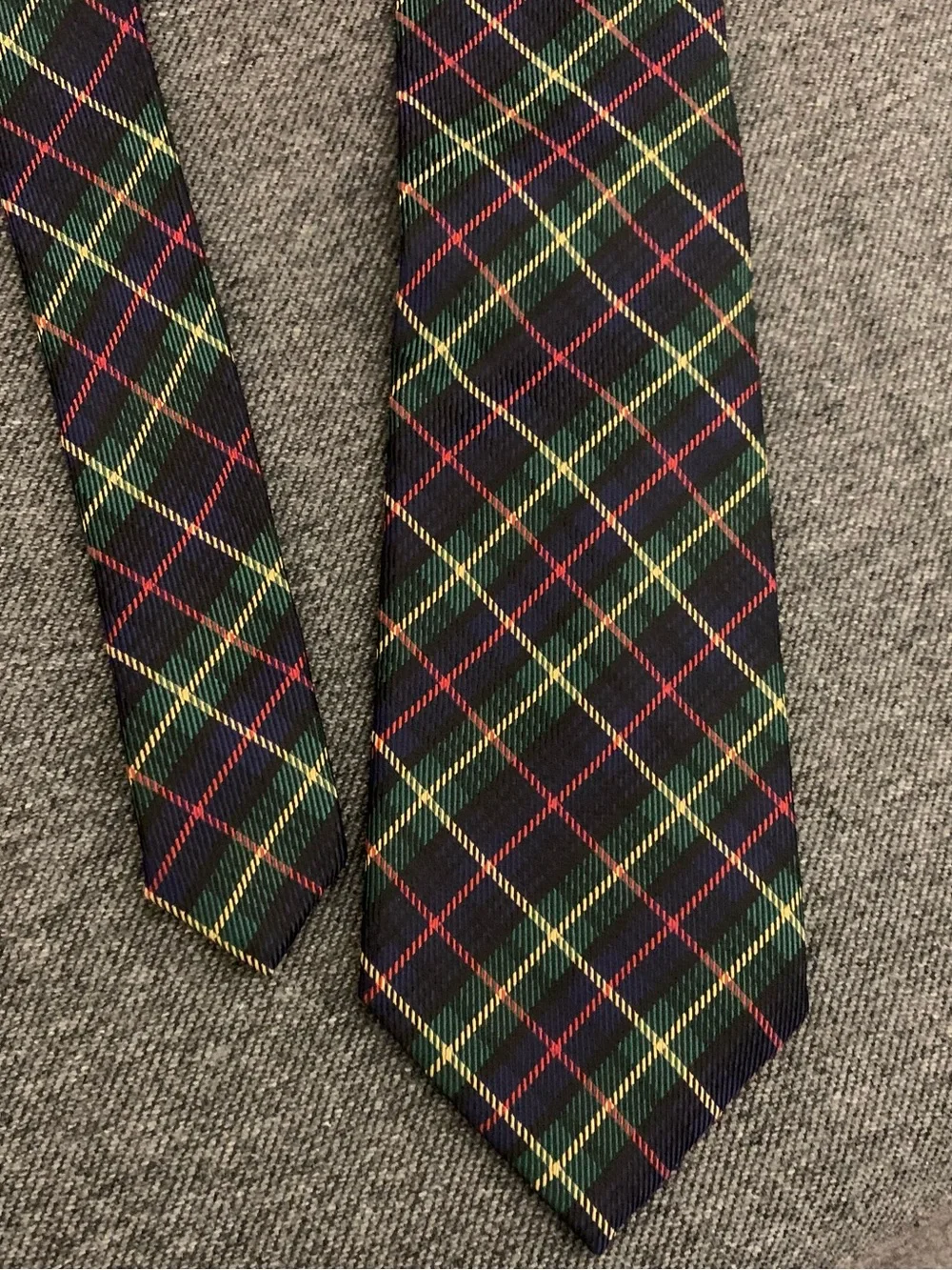 CHAPS 100% Silk Tie